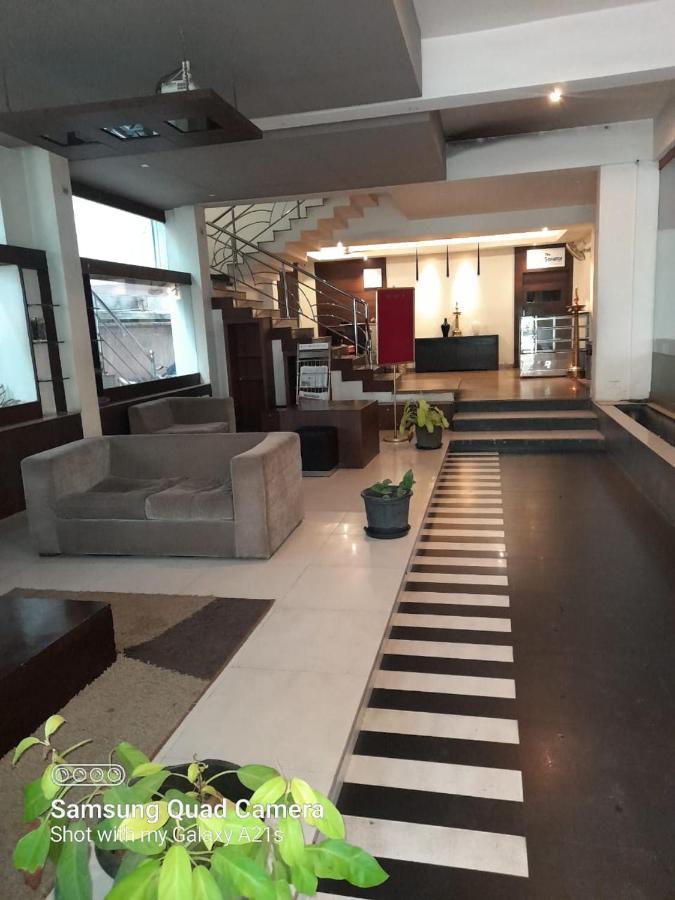 Sayoojyam Residency Hotel Palakkad Exterior photo